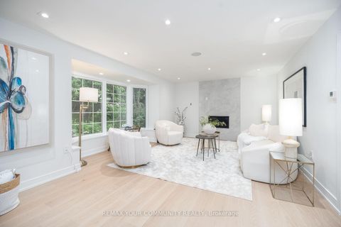 Photo 4 at 354 Bessborough Drive, Leaside, Toronto
