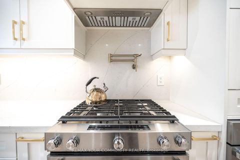 Photo 16 at 354 Bessborough Drive, Leaside, Toronto