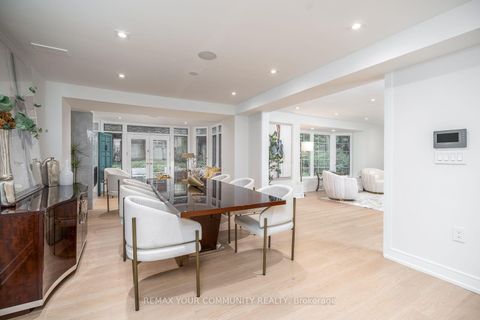 Photo 17 at 354 Bessborough Drive, Leaside, Toronto