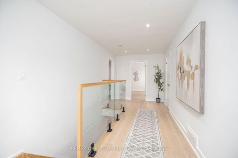 Photo 20 at 354 Bessborough Drive, Leaside, Toronto
