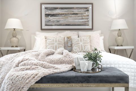 Photo 23 at 354 Bessborough Drive, Leaside, Toronto