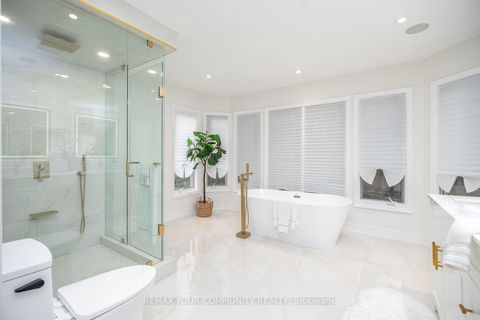 Photo 27 at 354 Bessborough Drive, Leaside, Toronto