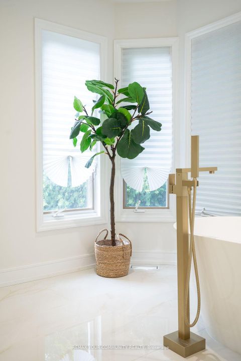 Photo 28 at 354 Bessborough Drive, Leaside, Toronto