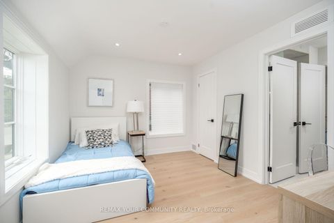Photo 35 at 354 Bessborough Drive, Leaside, Toronto