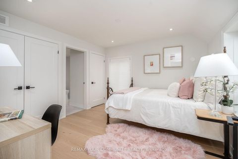 Photo 37 at 354 Bessborough Drive, Leaside, Toronto