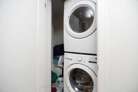 Photo 39 at 354 Bessborough Drive, Leaside, Toronto