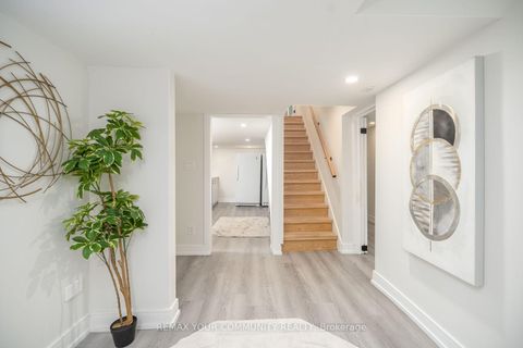 Photo 41 at 354 Bessborough Drive, Leaside, Toronto