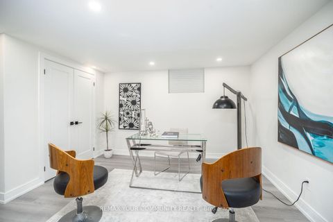 Photo 43 at 354 Bessborough Drive, Leaside, Toronto