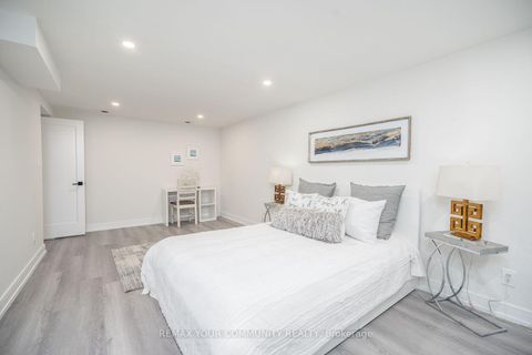 Photo 45 at 354 Bessborough Drive, Leaside, Toronto