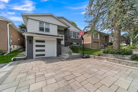 Photo 1 at 210 Currey Crescent, Central Newmarket, Newmarket