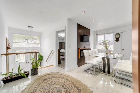 Photo 7 at 210 Currey Crescent, Central Newmarket, Newmarket
