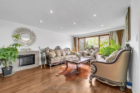 Photo 14 at 210 Currey Crescent, Central Newmarket, Newmarket