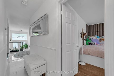 Photo 18 at 210 Currey Crescent, Central Newmarket, Newmarket