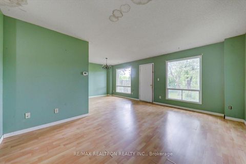 Photo 9 at 105 - 10 Livonia Place, Morningside, Toronto