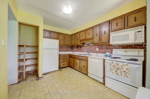 Photo 14 at 105 - 10 Livonia Place, Morningside, Toronto