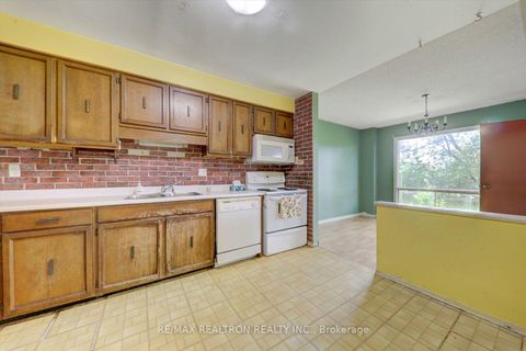 Photo 15 at 105 - 10 Livonia Place, Morningside, Toronto