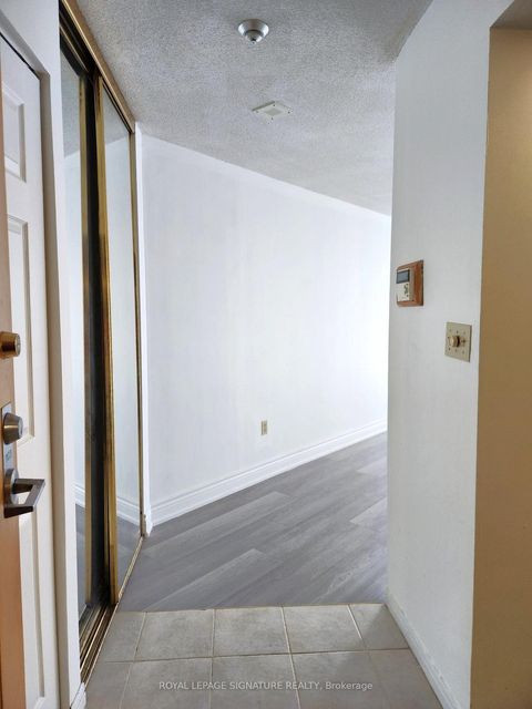 Photo 2 at 1103 - 5 Concorde Place, Don Mills, Toronto