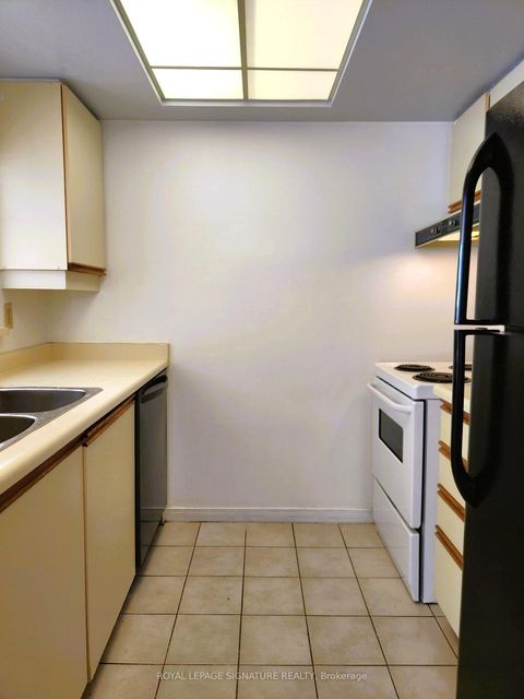 Photo 3 at 1103 - 5 Concorde Place, Don Mills, Toronto
