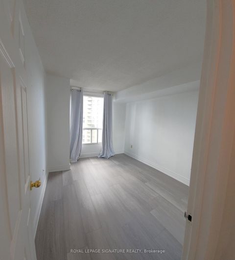 Photo 9 at 1103 - 5 Concorde Place, Don Mills, Toronto