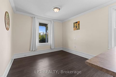 Photo 10 at 52 Parkside Drive E, Queen's Park, Barrie