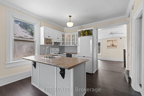 Photo 12 at 52 Parkside Drive E, Queen's Park, Barrie