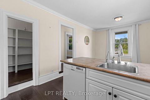 Photo 14 at 52 Parkside Drive E, Queen's Park, Barrie