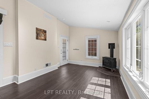 Photo 18 at 52 Parkside Drive E, Queen's Park, Barrie