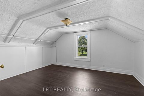 Photo 26 at 52 Parkside Drive E, Queen's Park, Barrie