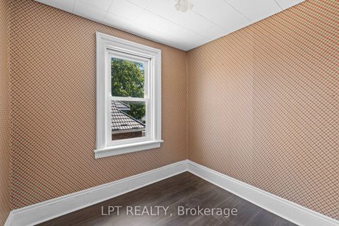 Photo 31 at 52 Parkside Drive E, Queen's Park, Barrie