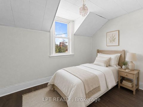 Photo 32 at 52 Parkside Drive E, Queen's Park, Barrie