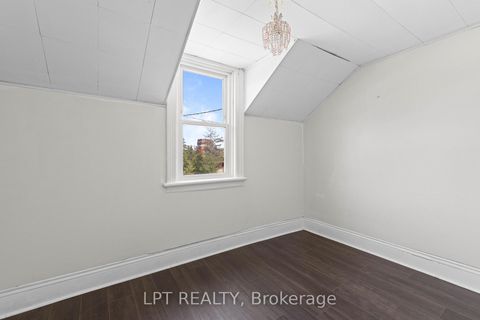 Photo 33 at 52 Parkside Drive E, Queen's Park, Barrie