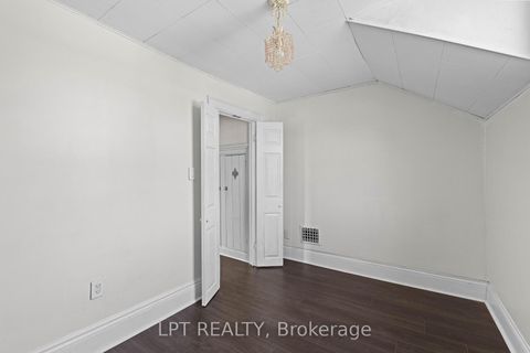Photo 34 at 52 Parkside Drive E, Queen's Park, Barrie