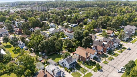 Photo 44 at 52 Parkside Drive E, Queen's Park, Barrie
