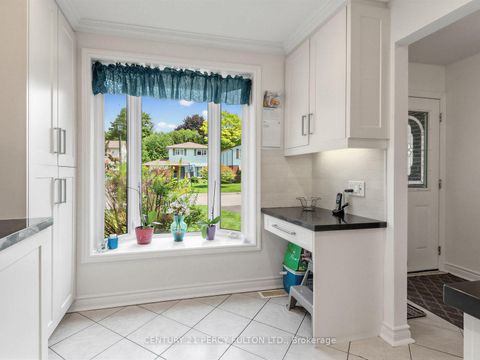 Photo 10 at 388 Handley Crescent, Central Newmarket, Newmarket