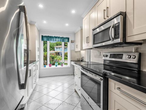 Photo 11 at 388 Handley Crescent, Central Newmarket, Newmarket