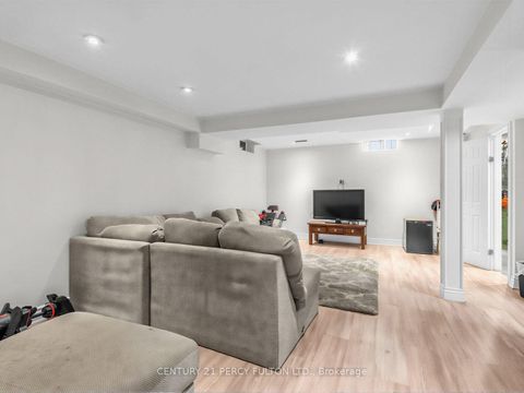 Photo 27 at 388 Handley Crescent, Central Newmarket, Newmarket