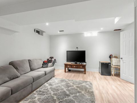 Photo 28 at 388 Handley Crescent, Central Newmarket, Newmarket