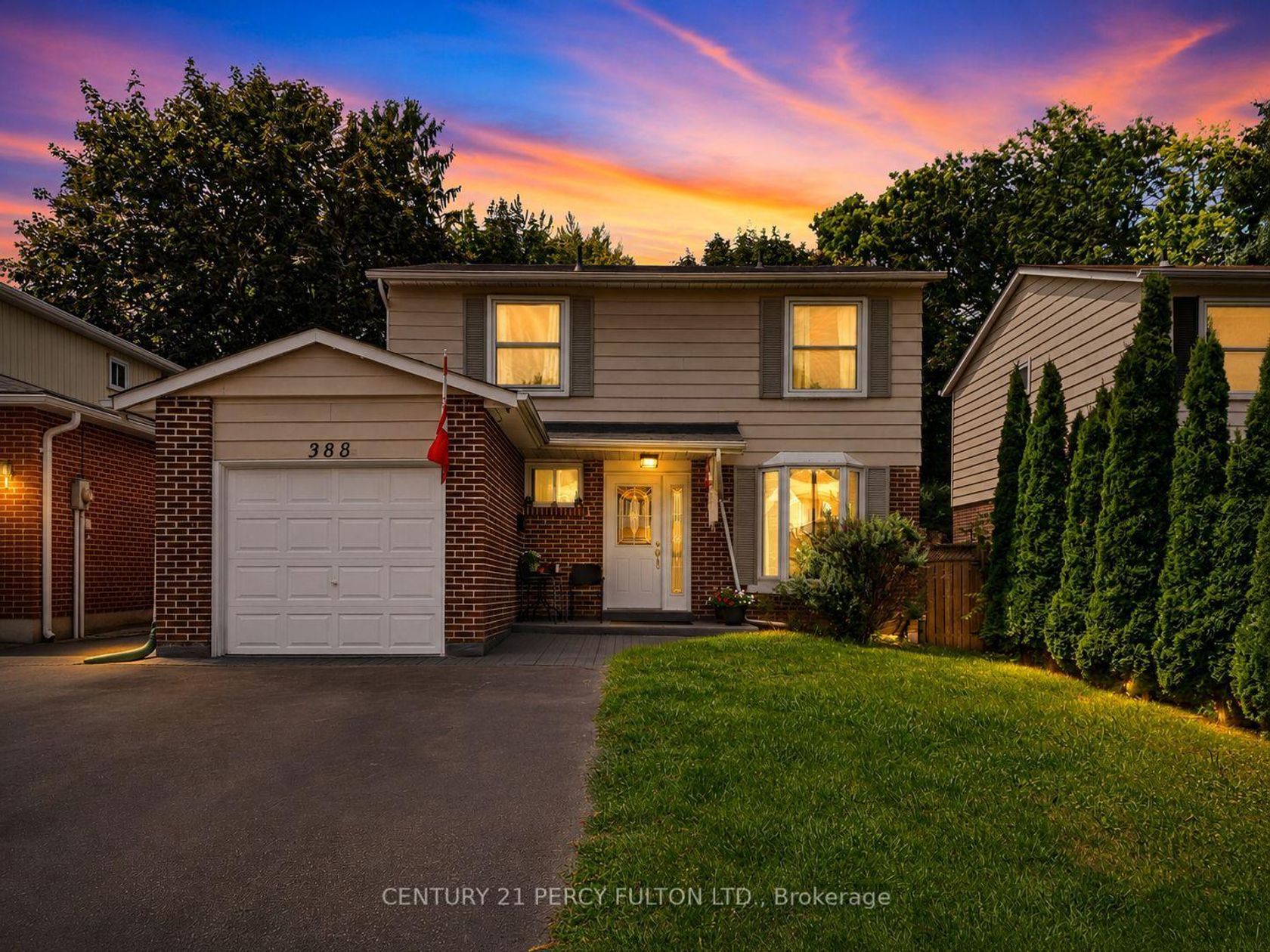 388 Handley Crescent, Central Newmarket, Newmarket photo number 2
