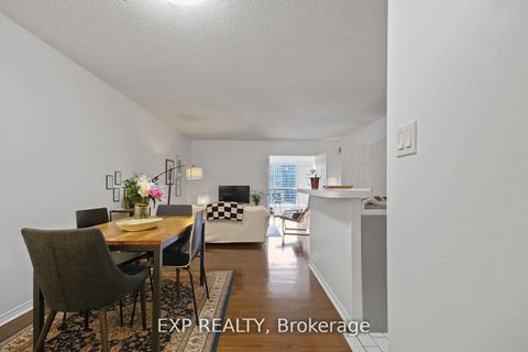 Photo 4 at 808 - 25 The Esplanade, Waterfront Communities C8, Toronto