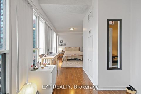 Photo 10 at 808 - 25 The Esplanade, Waterfront Communities C8, Toronto