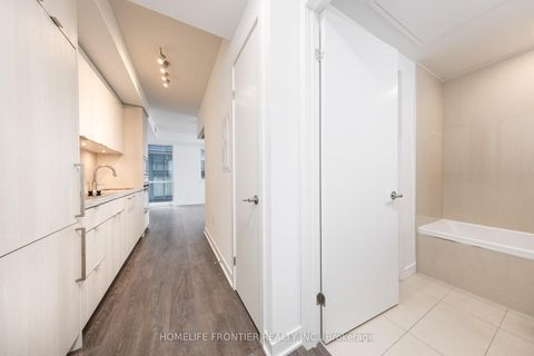 Photo 4 at 705 - 115 Blue Jays Way, Waterfront Communities C1, Toronto