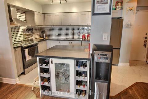 Photo 7 at 407 - 260 Davis Drive, Central Newmarket, Newmarket