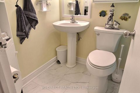 Photo 15 at 407 - 260 Davis Drive, Central Newmarket, Newmarket