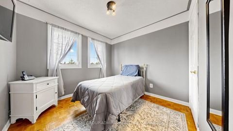 Photo 29 at 18 Richbell Street, Brownridge, Vaughan