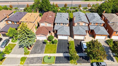 Photo 47 at 18 Richbell Street, Brownridge, Vaughan