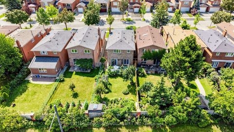 Photo 49 at 18 Richbell Street, Brownridge, Vaughan