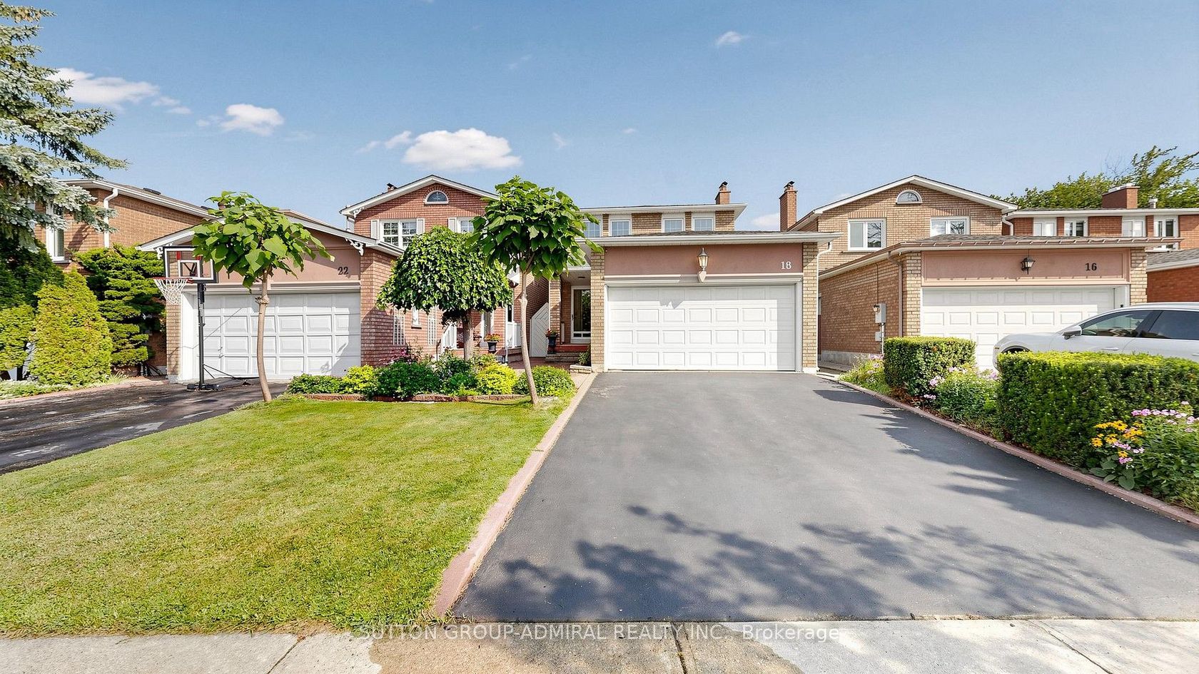 18 Richbell Street, Brownridge, Vaughan photo 0