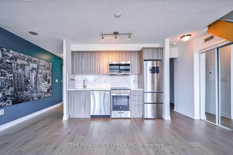 Photo 3 at 3905 - 15 Fort York Boulevard, Waterfront Communities C1, Toronto