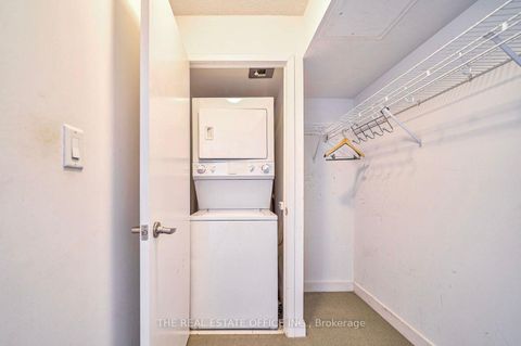 Photo 14 at 3905 - 15 Fort York Boulevard, Waterfront Communities C1, Toronto
