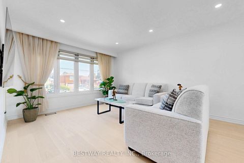 Photo 7 at 37 Victory Drive, CFB, Toronto